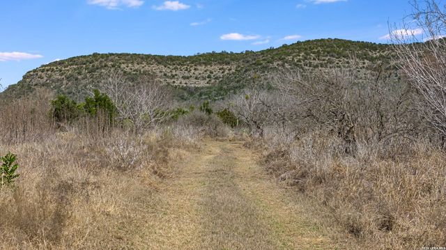254 N. Fork Bonner Rd, Leakey, TX 78873