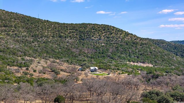 254 N. Fork Bonner Rd, Leakey, TX 78873