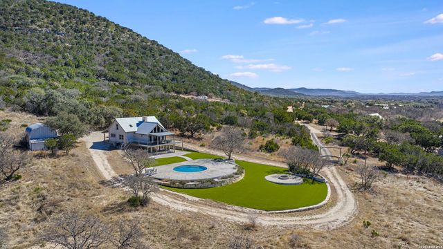 254 N. Fork Bonner Rd, Leakey, TX 78873