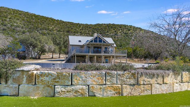 254 N. Fork Bonner Rd, Leakey, TX 78873