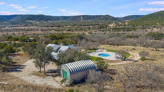 254 N. Fork Bonner Rd, Leakey, TX 78873