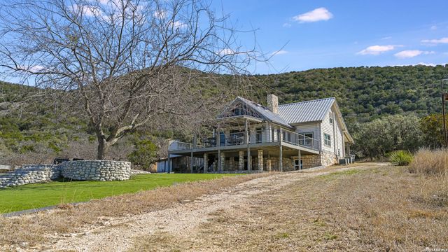 254 N. Fork Bonner Rd, Leakey, TX 78873
