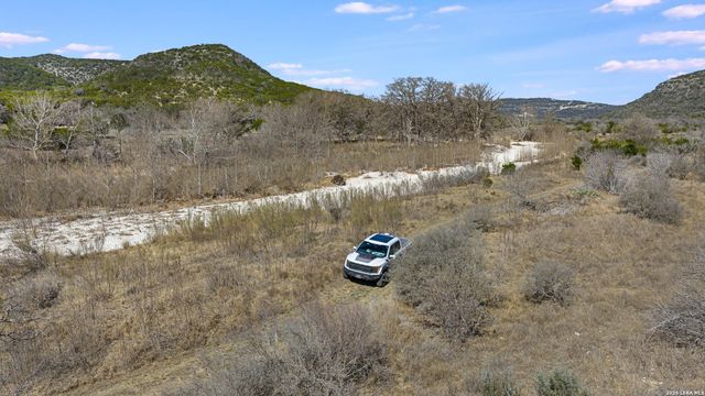 254 N. Fork Bonner Rd, Leakey, TX 78873