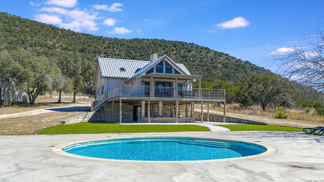 254 N. Fork Bonner Rd, Leakey, TX 78873