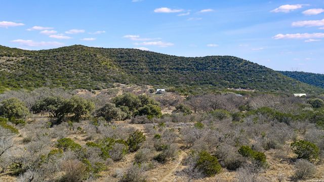 254 N. Fork Bonner Rd, Leakey, TX 78873