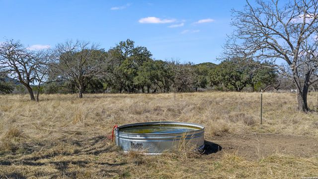 254 N. Fork Bonner Rd, Leakey, TX 78873