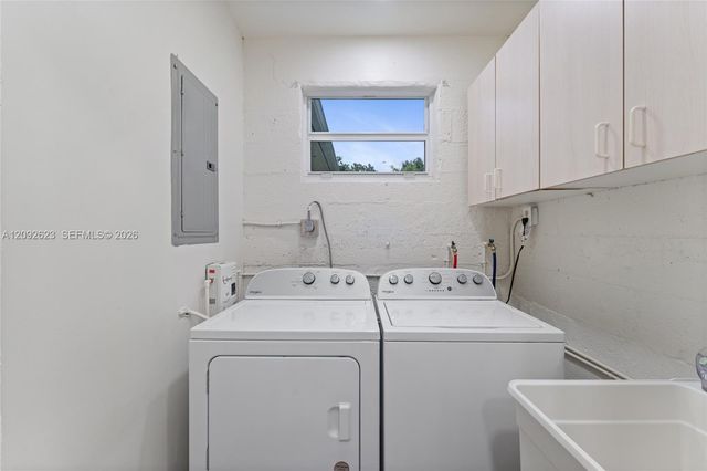 6820 SW 77th Terrace, South Miami, FL 33143