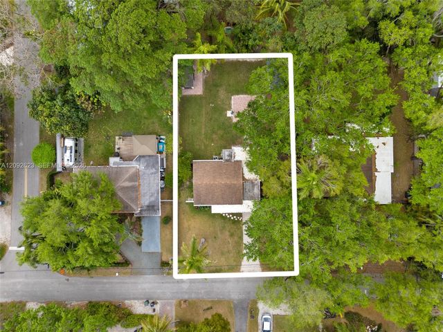 6820 SW 77th Terrace, South Miami, FL 33143
