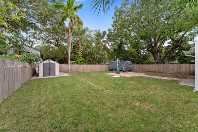 6820 SW 77th Terrace, South Miami, FL 33143