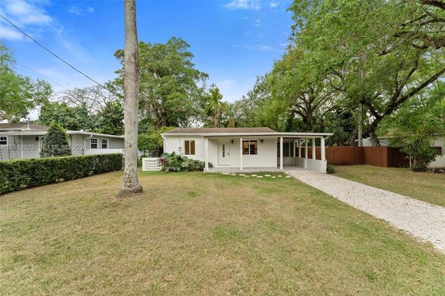6820 SW 77th Terrace, South Miami, FL 33143