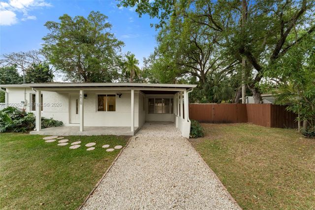 6820 SW 77th Terrace, South Miami, FL 33143