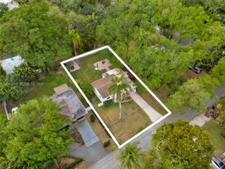 6820 SW 77th Terrace, South Miami, FL 33143
