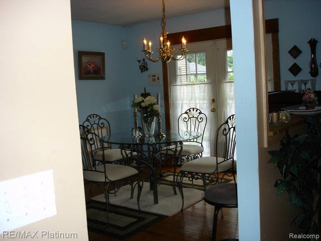 601 Holly Bush Drive, Holly, MI 48442