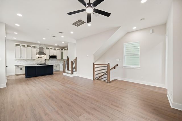 1003 E 33rd Street, Houston, TX 77022