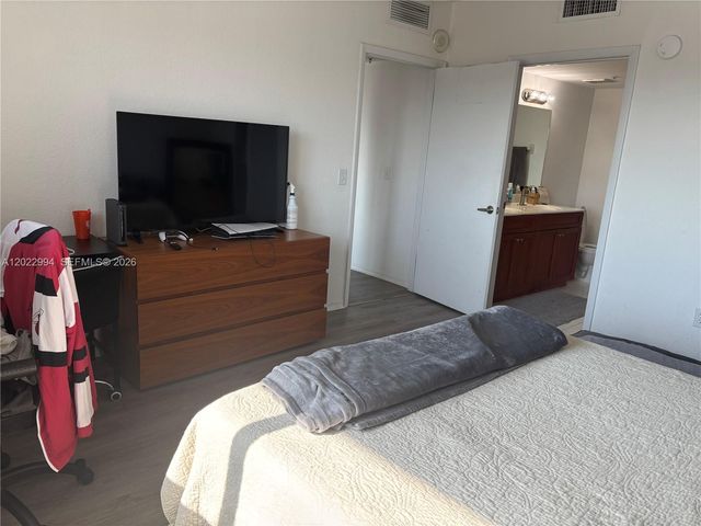 36 NW 6th Ave 802, Miami, FL 33128