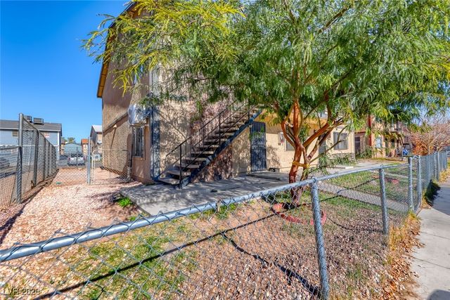 4762 Cessna Avenue, Las Vegas, NV 89115