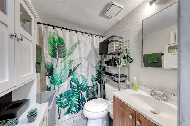 4762 Cessna Avenue, Las Vegas, NV 89115