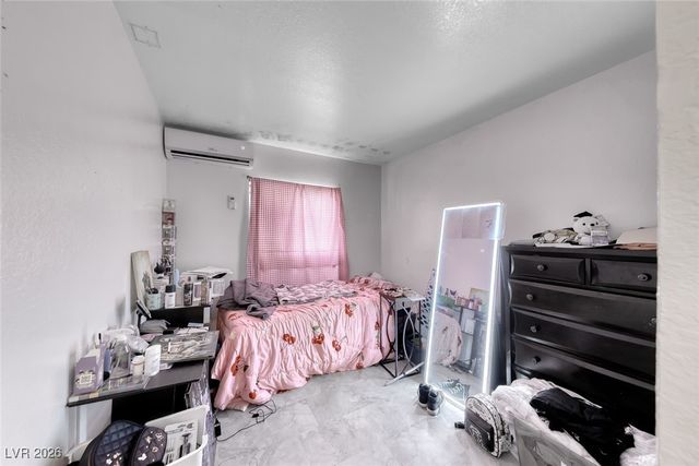 4762 Cessna Avenue, Las Vegas, NV 89115