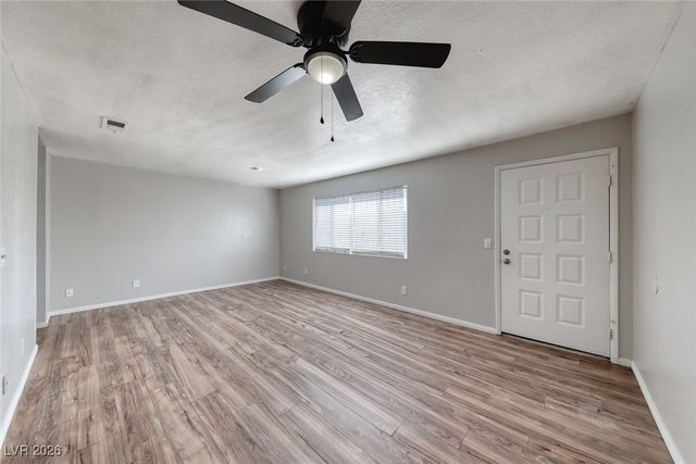 4762 Cessna Avenue, Las Vegas, NV 89115