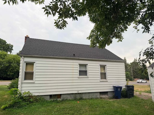 909 S Ballenger Highway, Flint, MI 48532