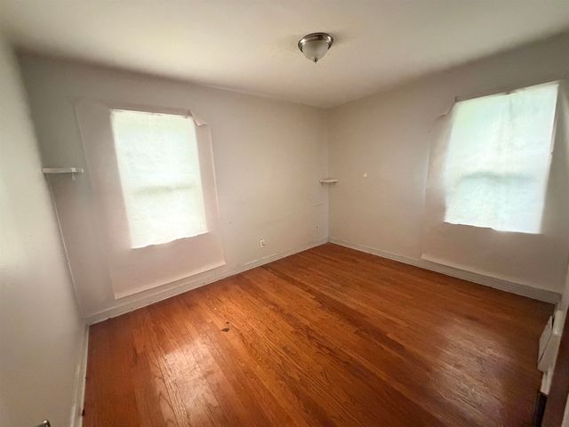 909 S Ballenger Highway, Flint, MI 48532