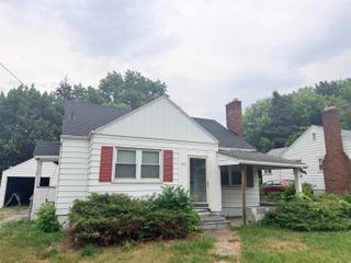 909 S Ballenger Highway, Flint, MI 48532