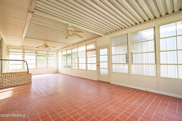 4904 Coteau Road, New Iberia, LA 70560