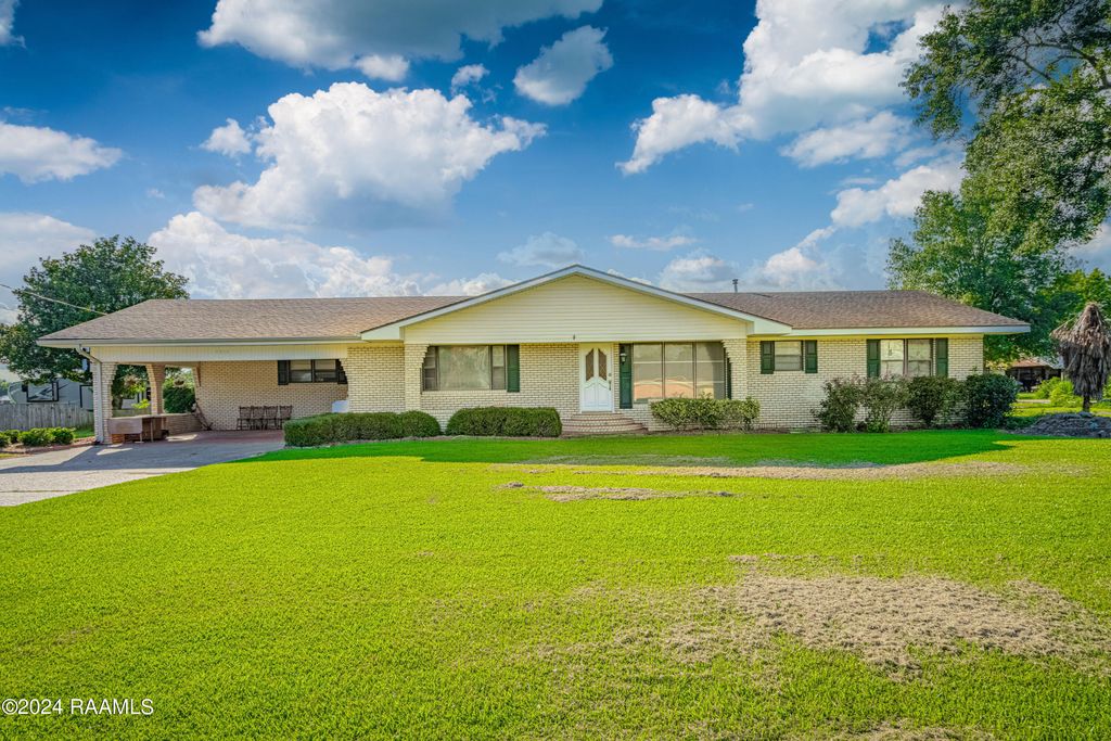 4904 Coteau Road, New Iberia, LA 70560