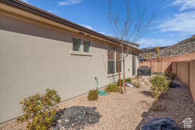 1466 N ARENA ROJA DR, Washington, UT 84780