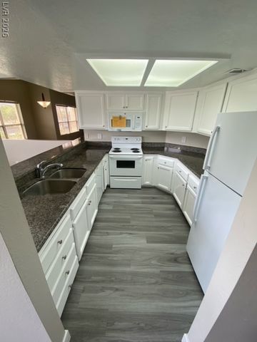 6250 West Flamingo Road 15, Las Vegas, NV 89103