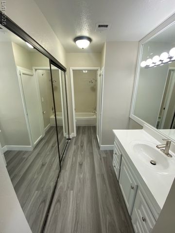 6250 West Flamingo Road 15, Las Vegas, NV 89103