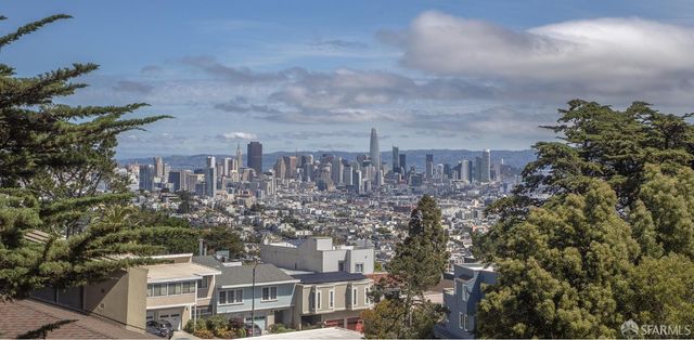 1 Topaz Way, San Francisco, CA 94131