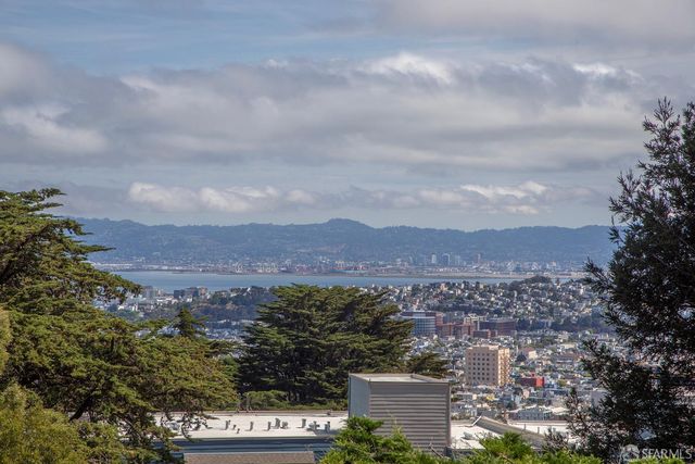1 Topaz Way, San Francisco, CA 94131