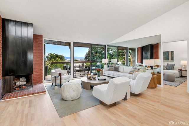 1 Topaz Way, San Francisco, CA 94131