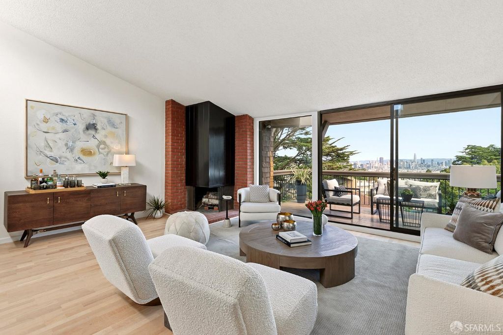 1 Topaz Way, San Francisco, CA 94131