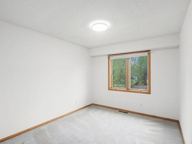14806 Hallmark Drive, Apple Valley, MN 55124
