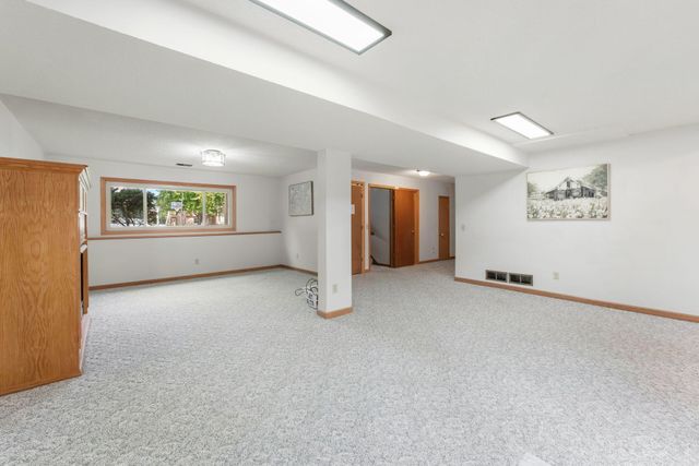 14806 Hallmark Drive, Apple Valley, MN 55124
