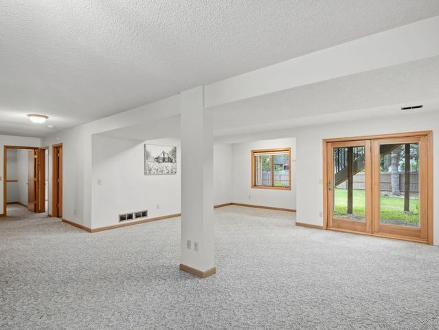 14806 Hallmark Drive, Apple Valley, MN 55124