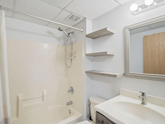 14806 Hallmark Drive, Apple Valley, MN 55124
