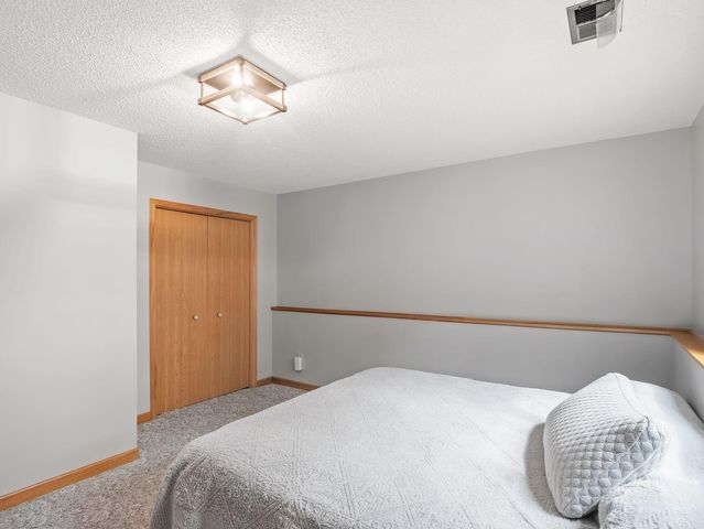 14806 Hallmark Drive, Apple Valley, MN 55124