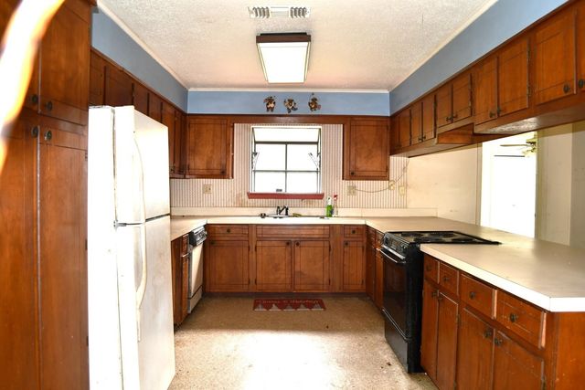 330 Oak Grove, Waskom, TX 75692