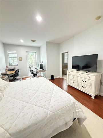10780 NW 74th Ln 10780, Doral, FL 33178