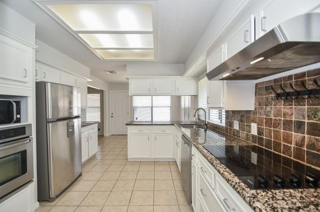 3107 Barnhill, Sugar Land, TX 77479