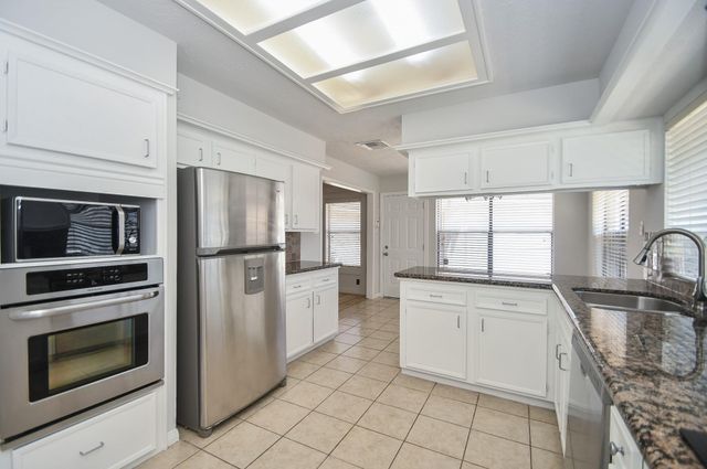 3107 Barnhill, Sugar Land, TX 77479