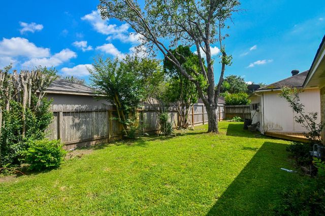 3107 Barnhill, Sugar Land, TX 77479