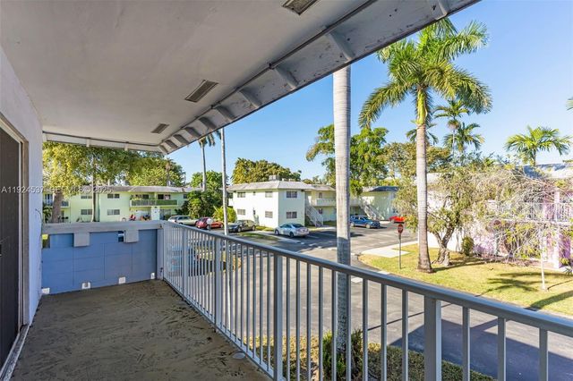 7550 SW 82nd St F201, Miami, FL 33143