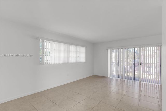 7550 SW 82nd St F201, Miami, FL 33143