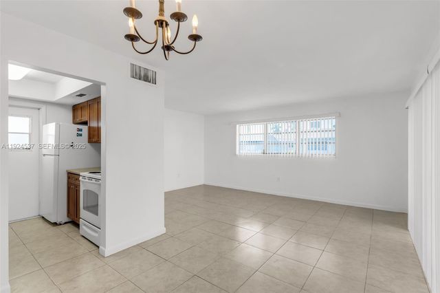 7550 SW 82nd St F201, Miami, FL 33143