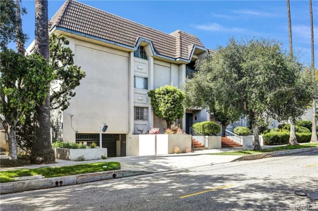 497 S El Molino 106, Pasadena, CA 91101