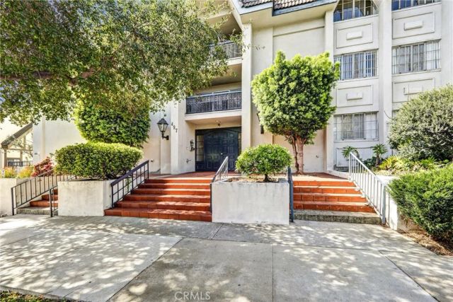 497 S El Molino 106, Pasadena, CA 91101